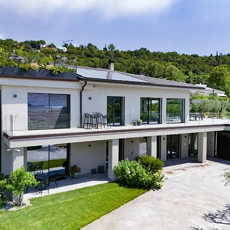 Casara Design And Relax Di Garda فيلة كوسترمانو